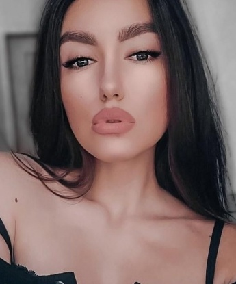 Молодая, стройная и гибкая брюнетка ждет тебя для ярких и незабываемых встреч. Я позабочусь о твоем удовольствии и расслаблении. Проведи время с настоящей профессионалкой! 14940, 25 лет